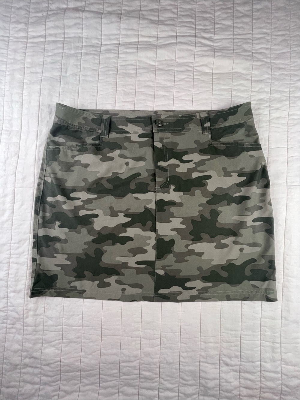 Eddie Bauer Camo Print Women’s Skirt with Underliner Shorts size 16